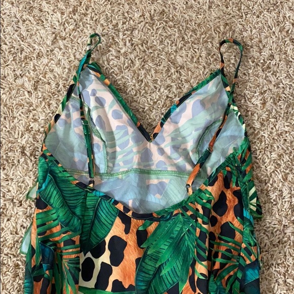 pretty little thing dress - Picture 3 of 5